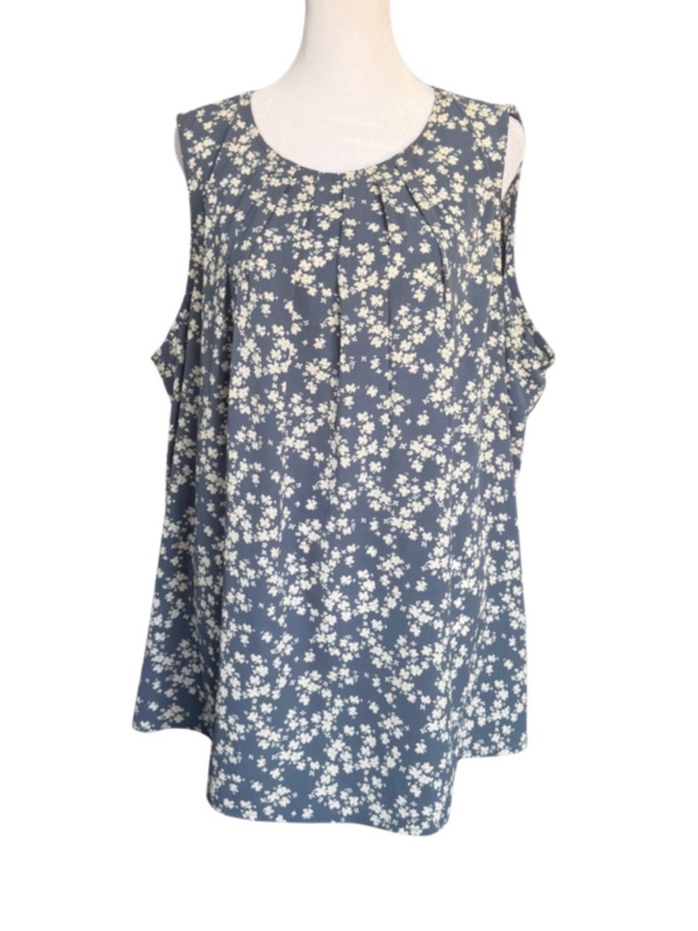 Fun2Fun Sleeveless Floral Blouse
